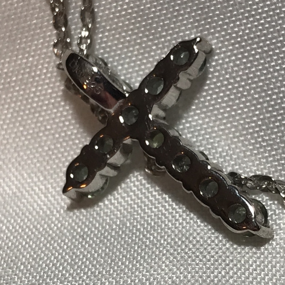 Green Sapphire Cross 20” - Picture 5 of 5